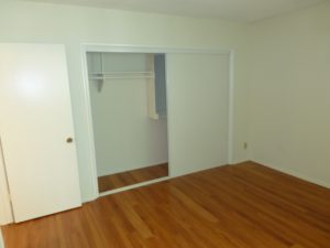 015 3 closet (800x600)