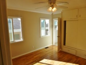 3453 Beethoven bedroom2 (400x300)