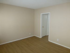 024-0006 entrance livng rm