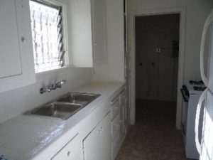 1521 Holt- Kitchen