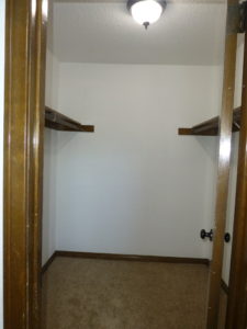 BDR2 CLOSET - DOOR FRAME