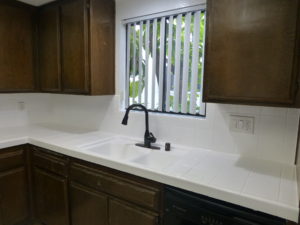 KITCHEN SINK COUNTER