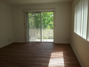 48-C living room (800x600)