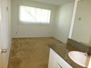 11924 COURTLEIGH DR RM 1BEDRM (400x300)