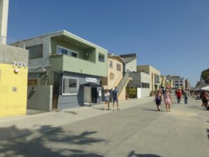 715 OCEAN FRONT WALK (800x600)