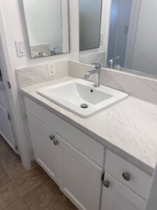 bathroom vanity & counter