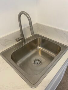 kitchen sink & faucet