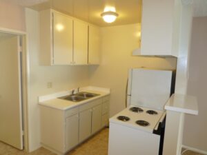 11924 COURTLEIGH DR RM 9 KITCHEN (800x600)