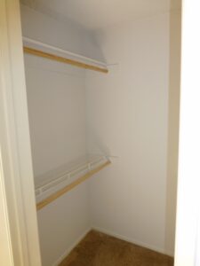 11924 COURTLEIGH DR RM 9 WALKINCLST (600x800)